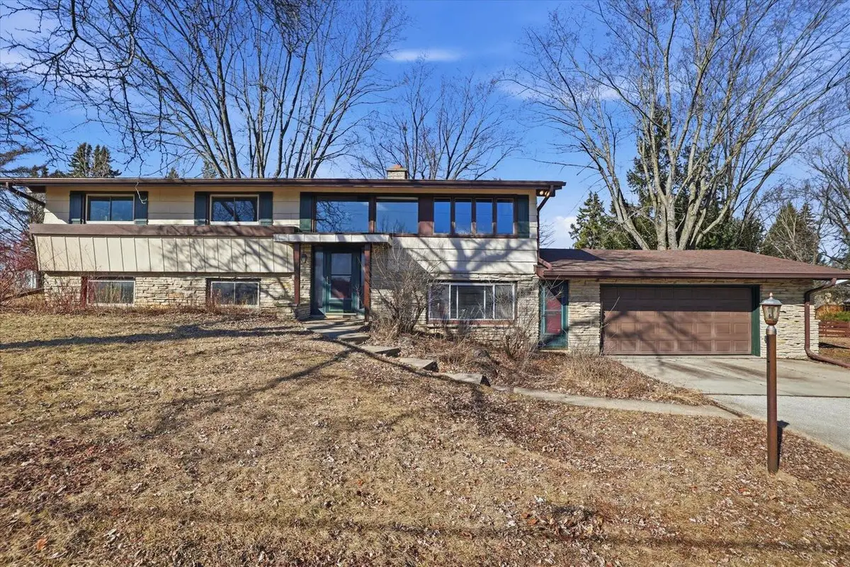 255 Hilldale DRIVE, Hartford, WI 53027 - #1