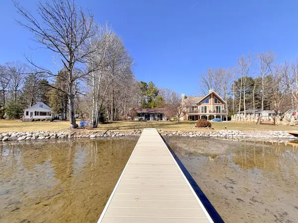 W336N6496 Lakeview DRIVE, Oconomowoc, WI 53066