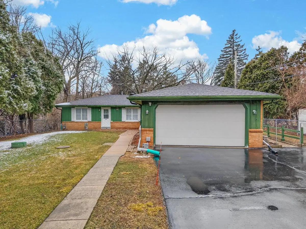 W231S2543 Racine AVENUE, Waukesha, WI 53186 - #1