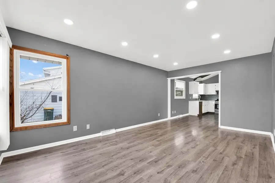 7679 S Lenox AVENUE, Oak Creek, WI 53154 - #2