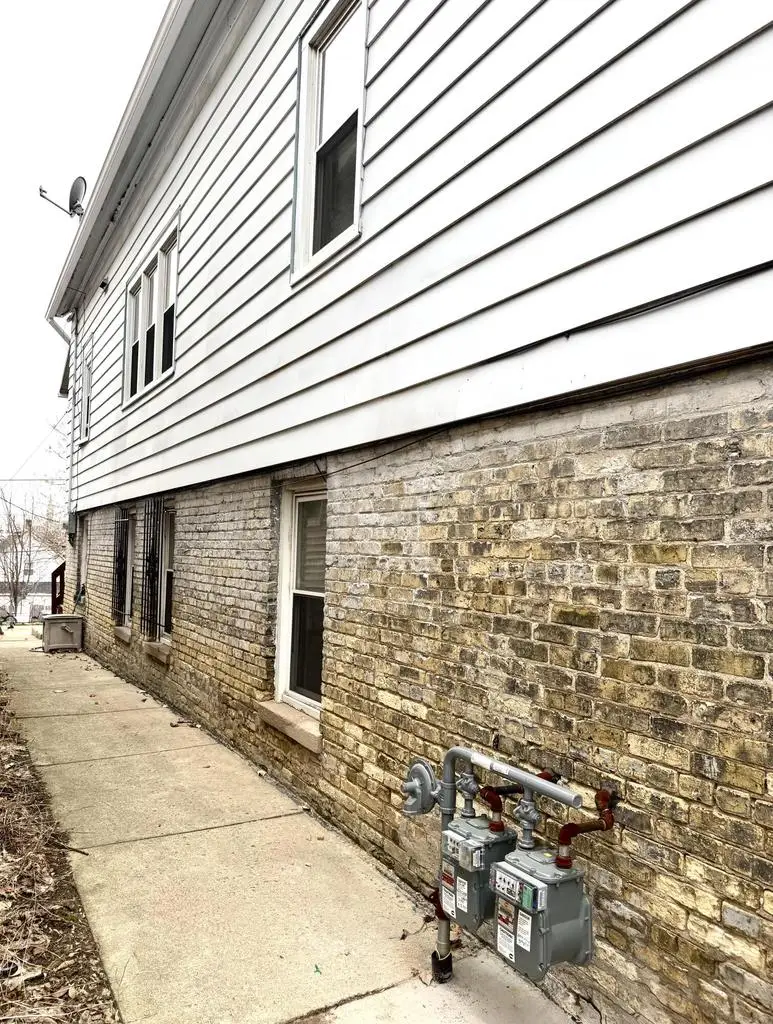 2439 S 8th STREET, Milwaukee, WI 53215 - #2