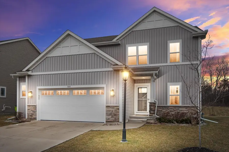 544 Wild Oak ROAD, Hartland, WI 53029 - #2