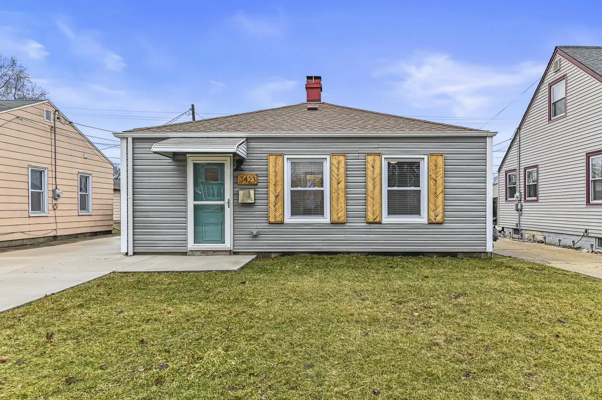 3423 S 1st PLACE, Milwaukee, WI 53207 - #1