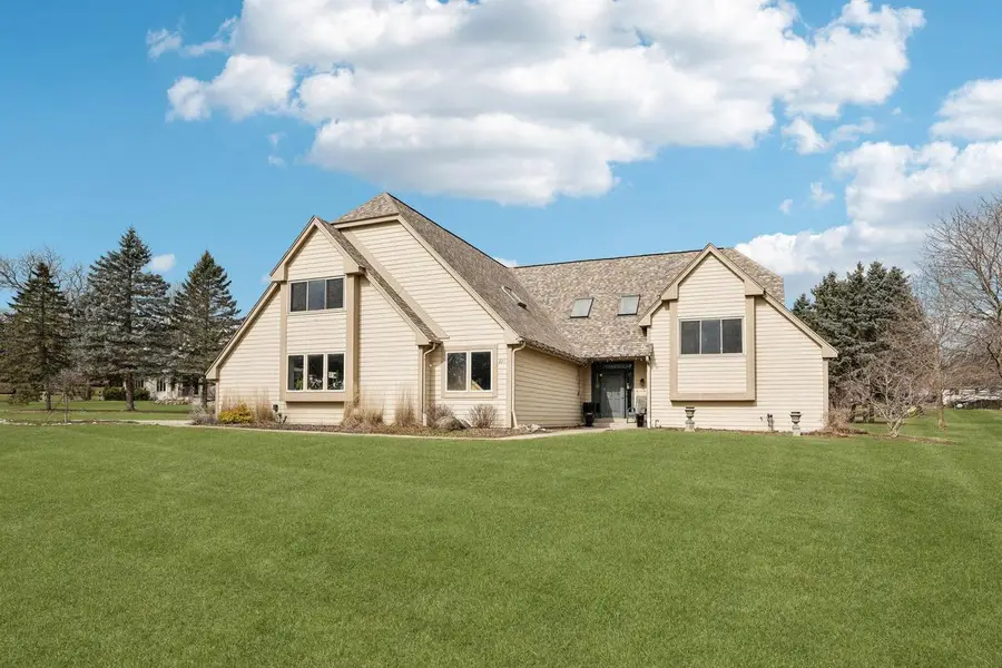 221 Crystal DRIVE, Hartland, WI 53029 - #2