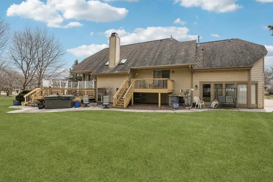 221 Crystal DRIVE, Hartland, WI 53029 - #3