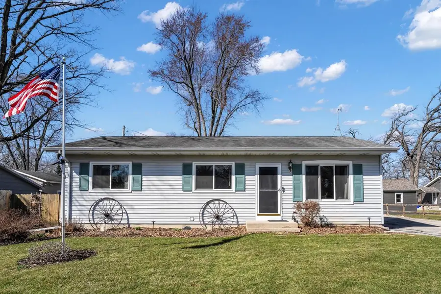 2420 Marshall SQUARE, Kansasville, WI 53139 - #2