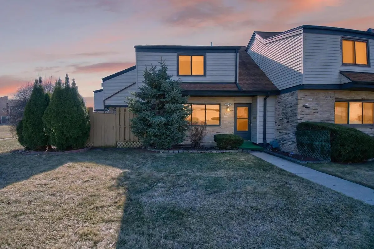 10150 W Kiehnau AVENUE, Milwaukee, WI 53224 - #1