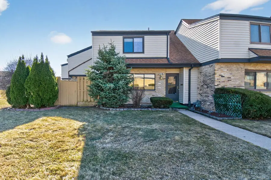 10150 W Kiehnau AVENUE, Milwaukee, WI 53224 - #3