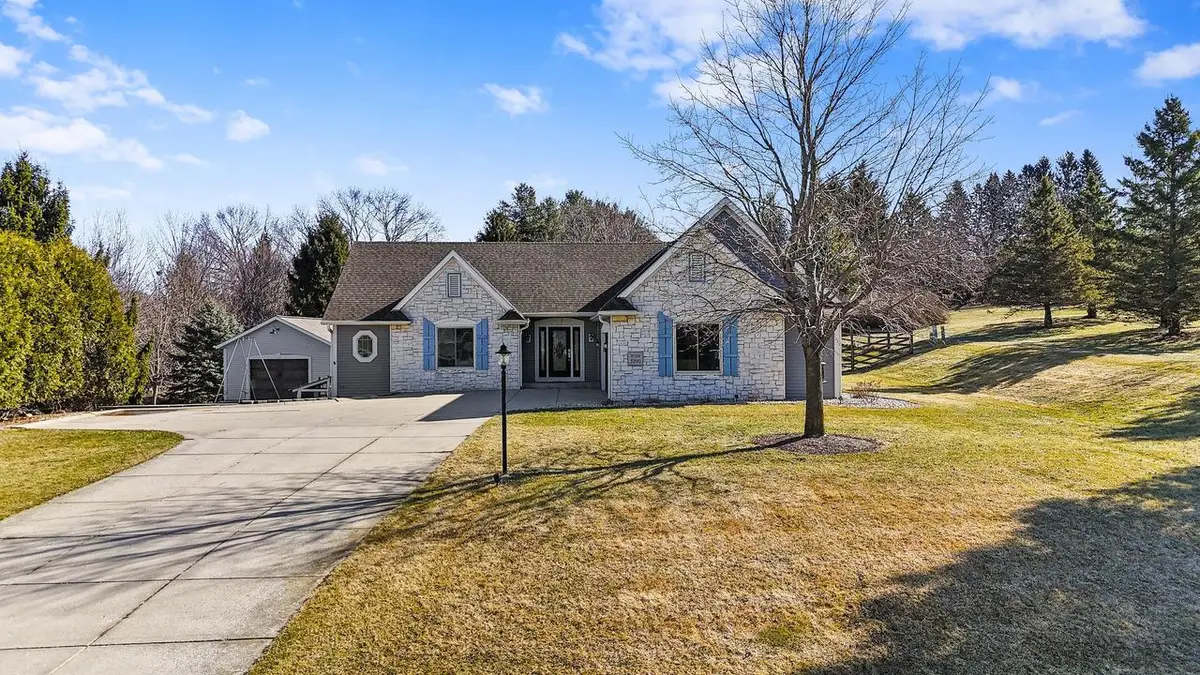 W296S2982 Molly LANE S, Waukesha, WI 53188 - #1