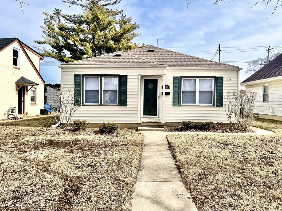 3526 N 77th STREET, Milwaukee, WI 53222 - #1