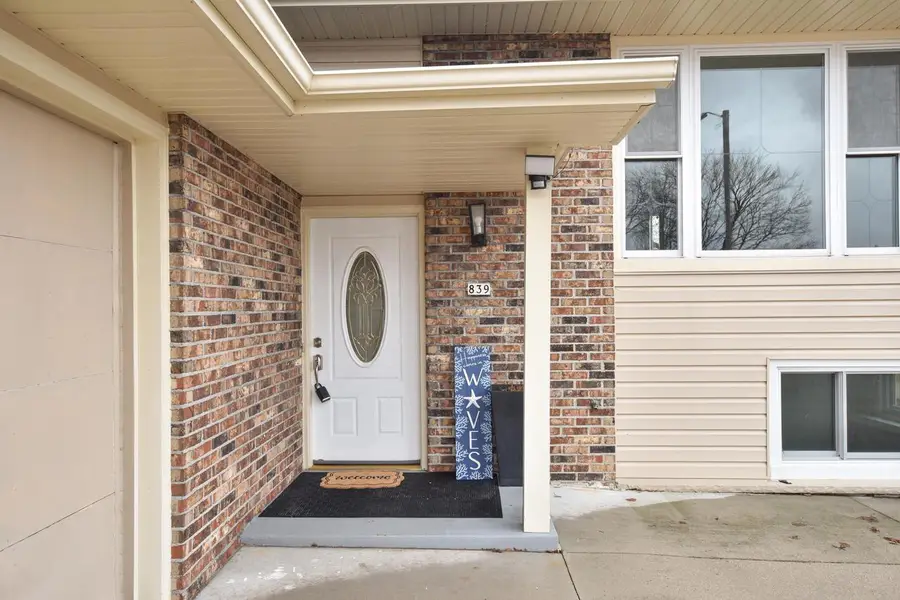 839 Park AVENUE, Oostburg, WI 53070 - #2