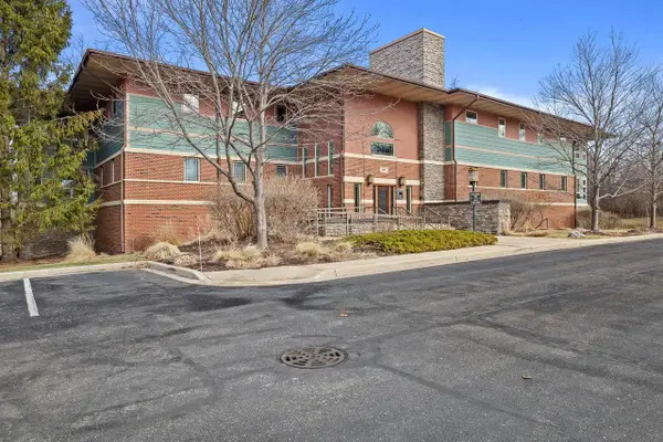 415 S Wells STREET #303, Lake Geneva, WI 53147