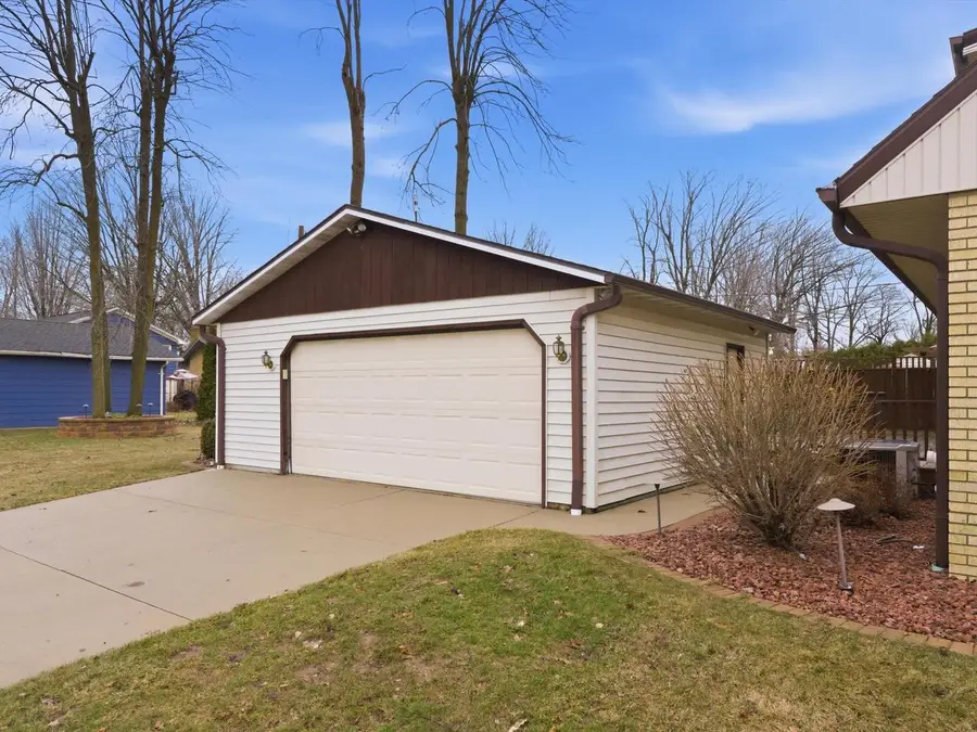 1402 N 21st STREET, Manitowoc, WI 54220 - #3