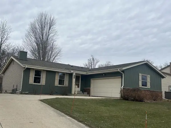 1214 Cherrywood DRIVE, Waukesha, WI 53188