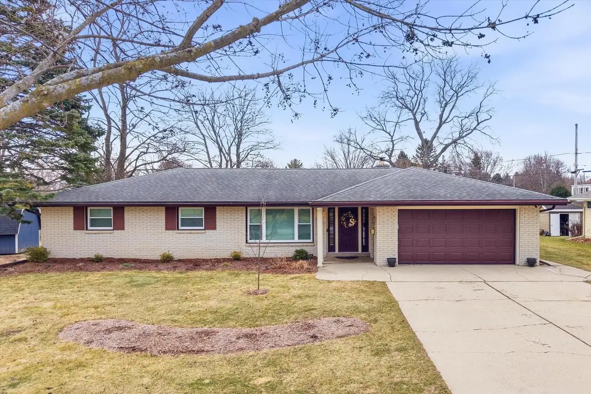 N75W6969 Linden STREET, Cedarburg, WI 53012 - #1