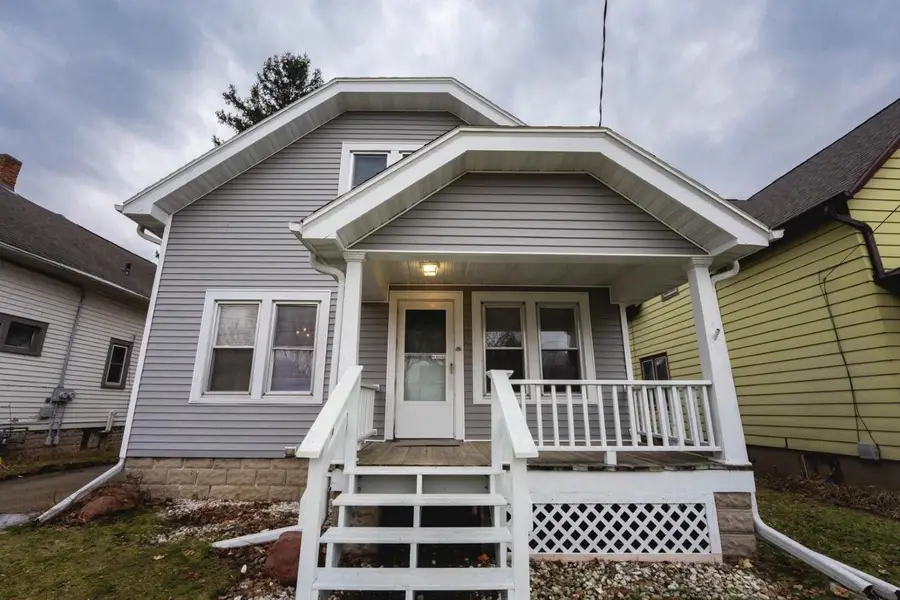 454 W Kilbourn AVENUE, West Bend, WI 53095 - #2