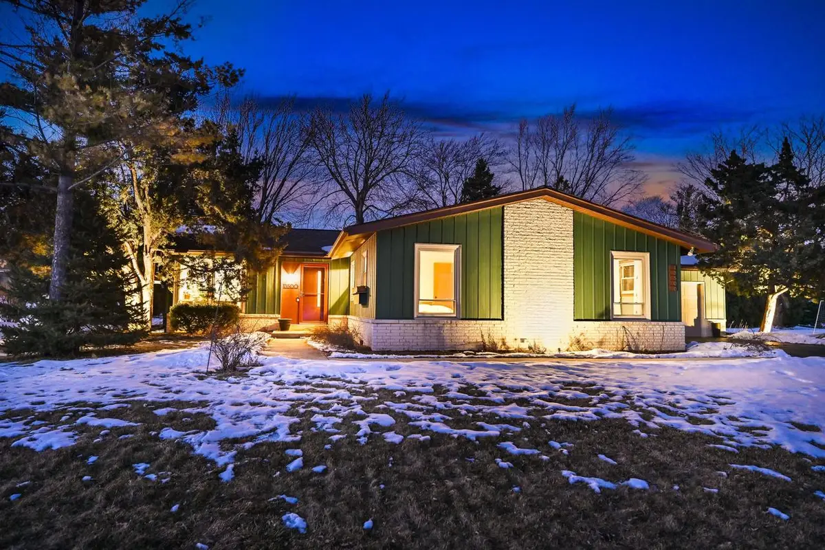 13500 W Old Oak LANE, New Berlin, WI 53151 - #1