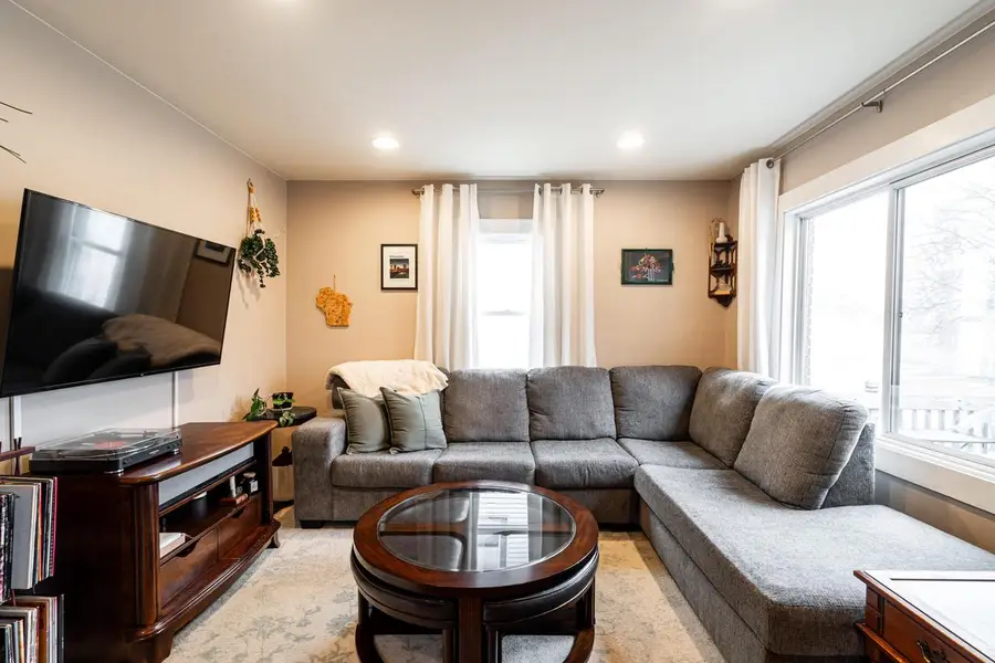 607 Oak Park COURT, Milwaukee, WI 53214 - #3