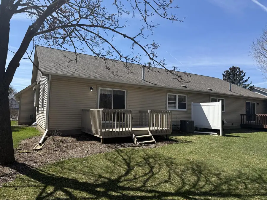 N114W15890 Hilbert LANE #W-8, Germantown, WI 53022 - #2