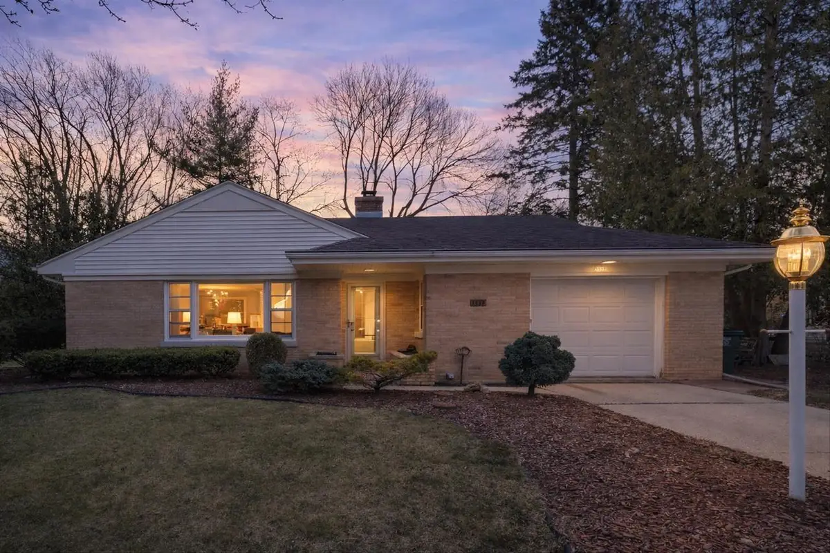 3337 Kensington COURT, Elmwood Park, WI 53405 - #1