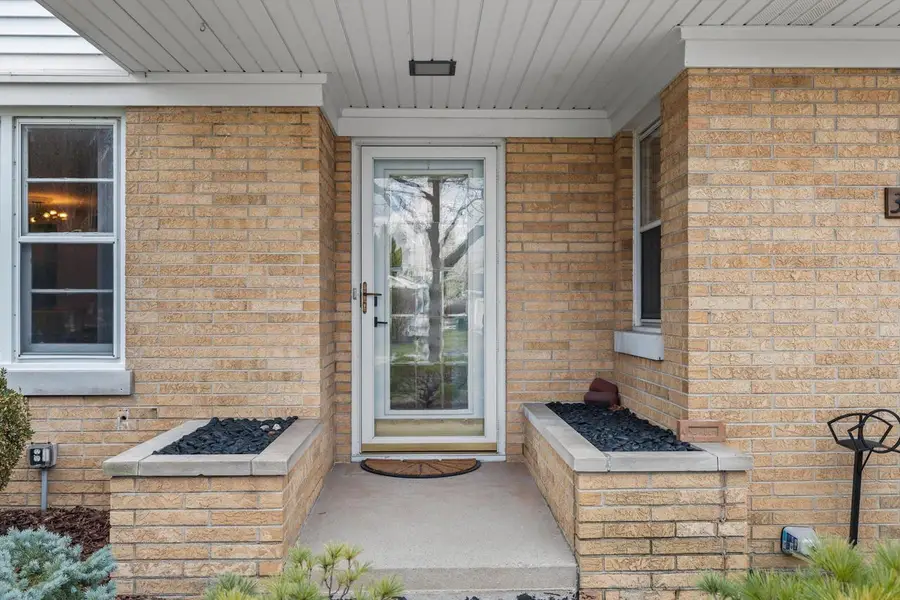 3337 Kensington COURT, Elmwood Park, WI 53405 - #2