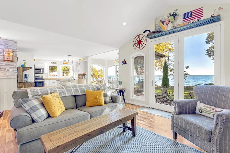 7728 County Road H, Fremont, WI 54940 - #2