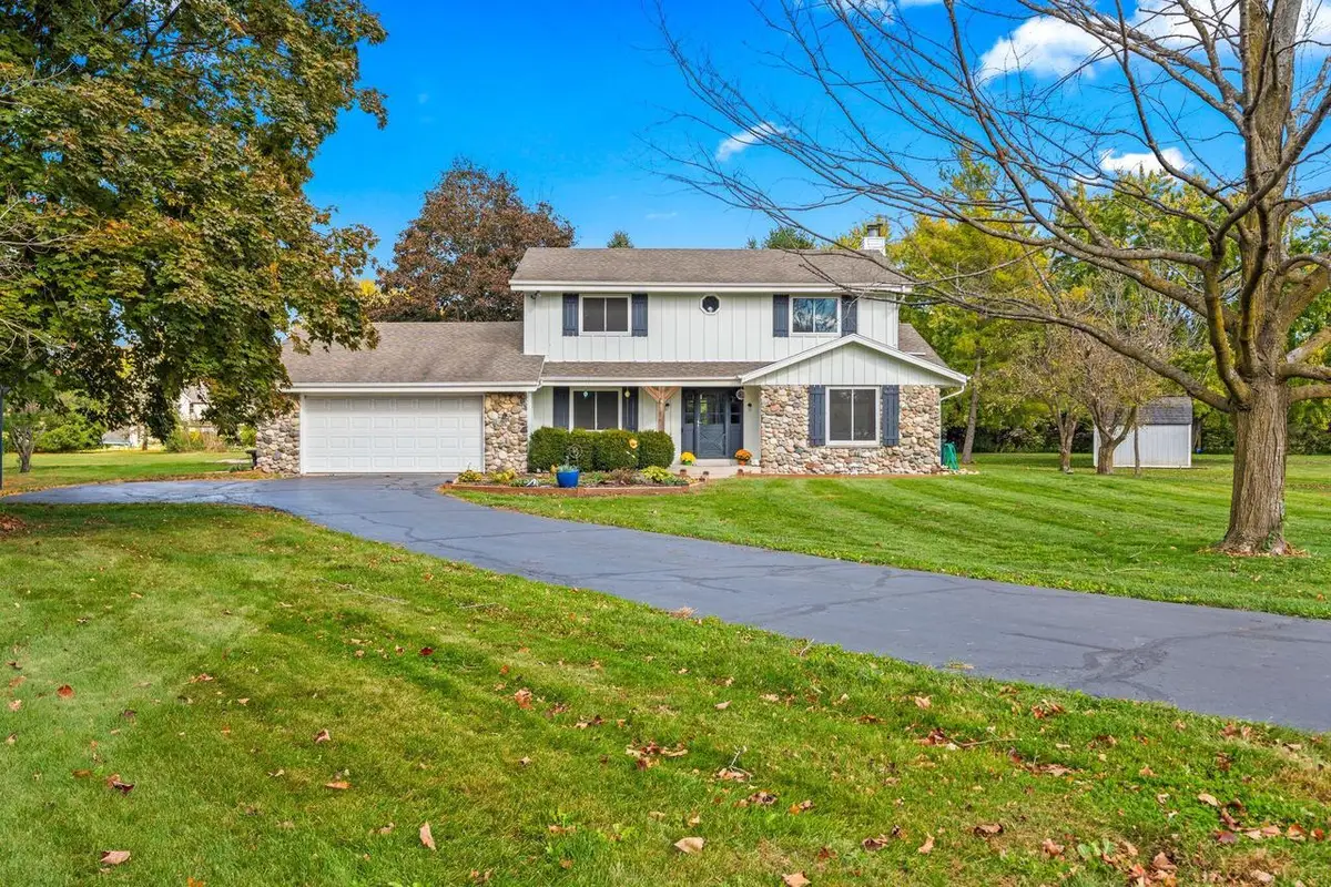 S83W32784 N Oak Tree COURT, Mukwonago, WI 53149 - #1