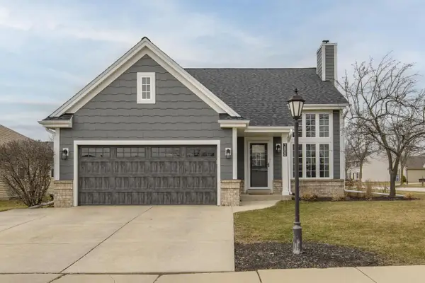 3800 Rivers Crossing DRIVE, Waukesha, WI 53189