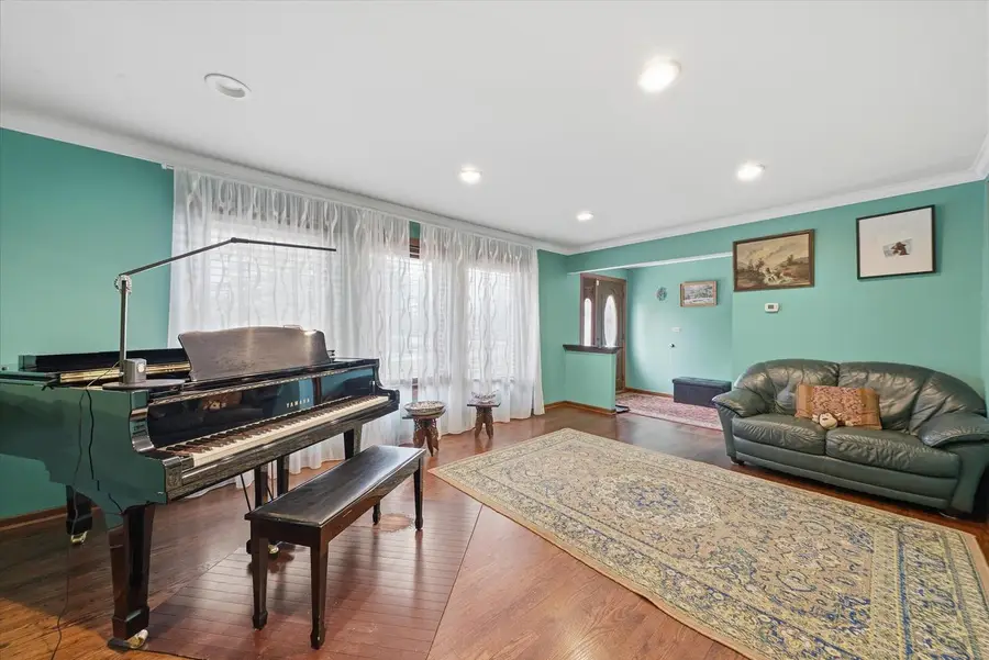 12652 N River Forest CIRCLE, Mequon, WI 53092 - #3