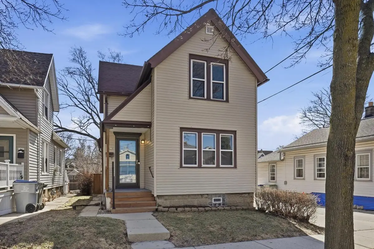 1425 E Russell AVENUE, Milwaukee, WI 53207 - #1
