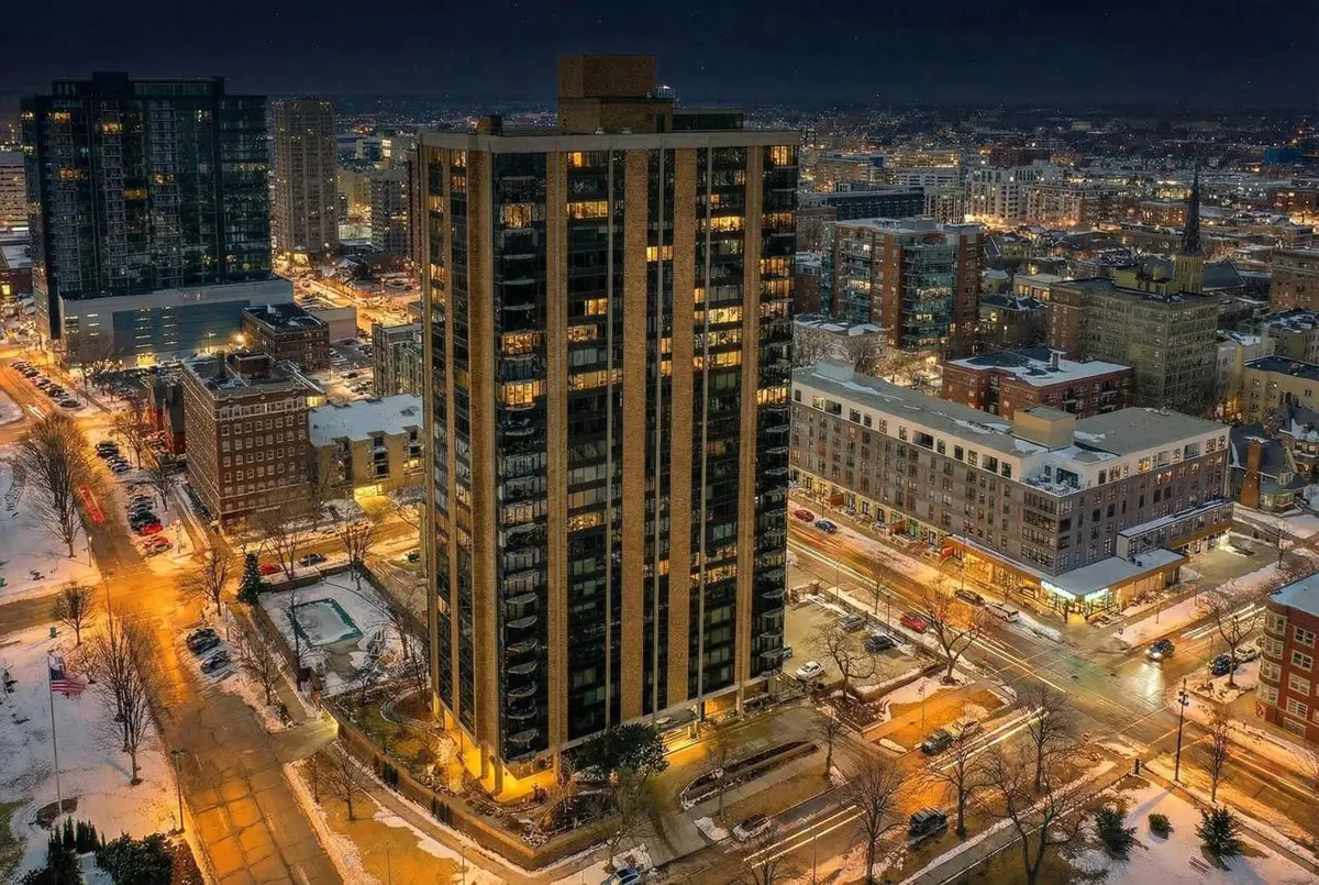 929 N Astor STREET #1506-08, Milwaukee, WI 53202 - #1