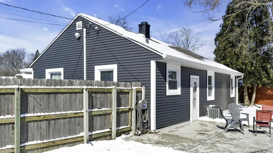 3211 Lakeview CIRCLE, Racine, WI 53402 - #3