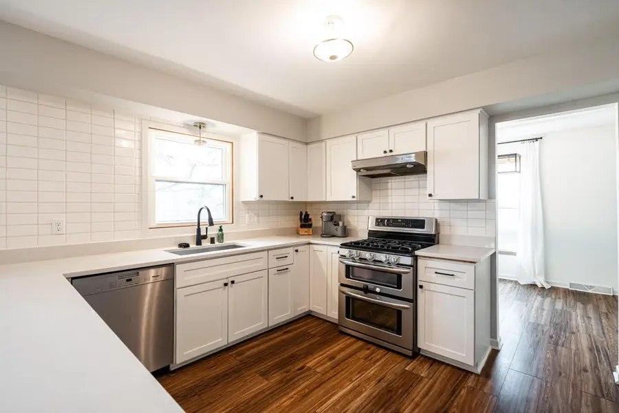 1205 Ayrshire LANE, Waukesha, WI 53186 - #3