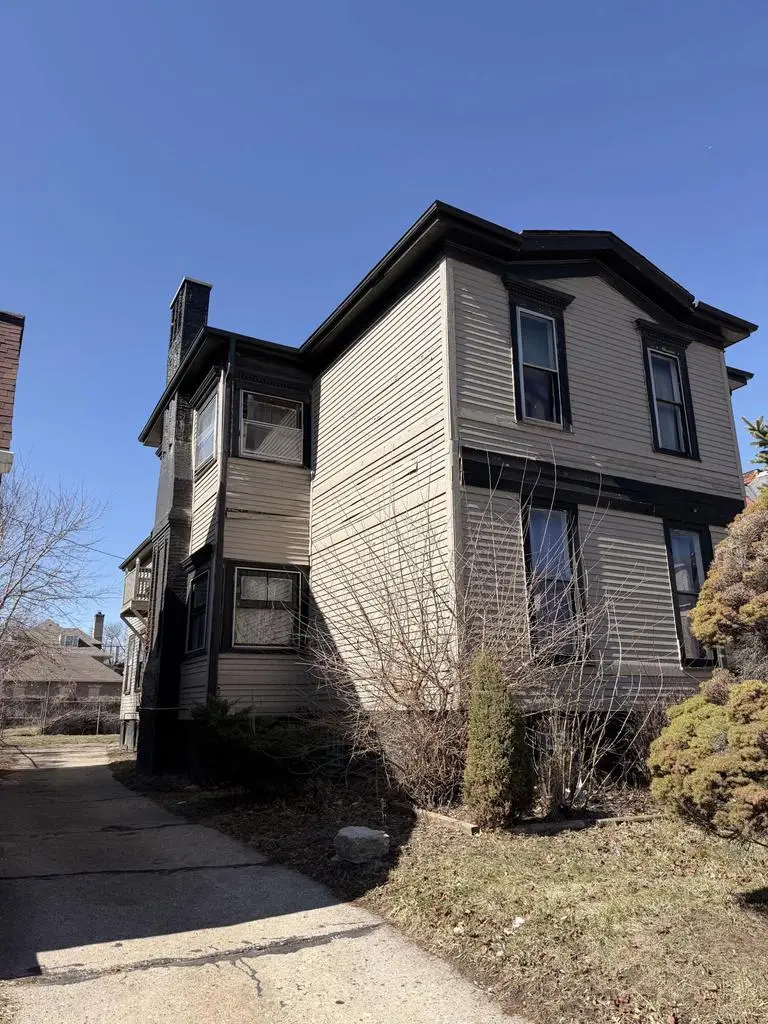 743 N 32nd STREET, Milwaukee, WI 53208 - #2
