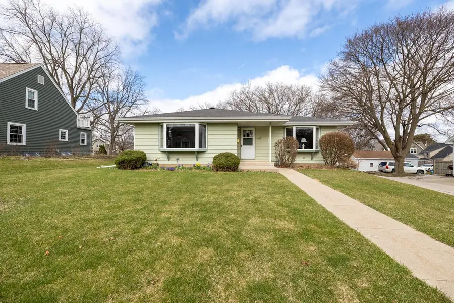 200 S Greenfield AVENUE, Waukesha, WI 53186 - #2