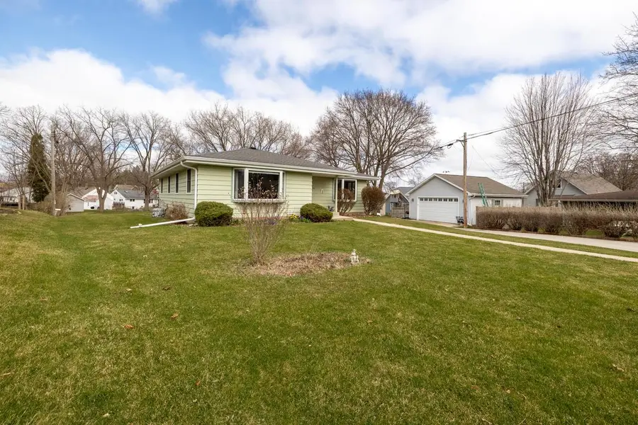 200 S Greenfield AVENUE, Waukesha, WI 53186 - #3