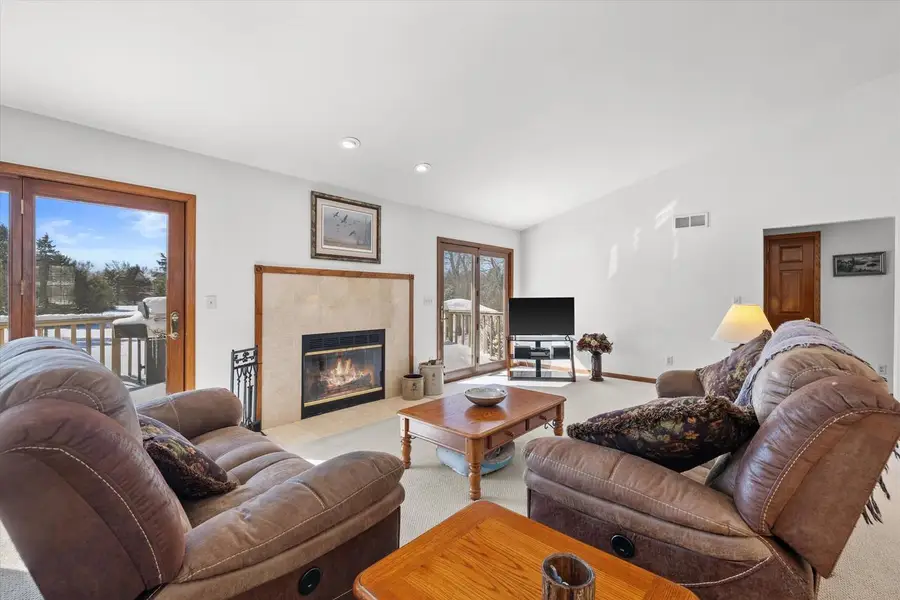 S47W25739 Wood Lilly LANE, Waukesha, WI 53189 - #2