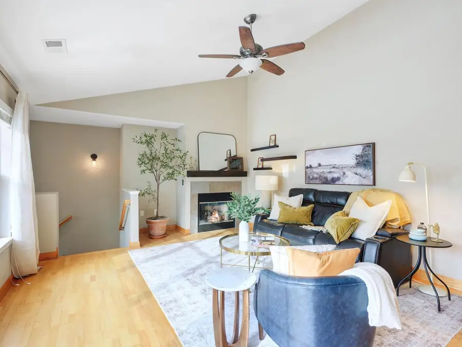 N16W26487 Meadowgrass CIRCLE #D, Pewaukee, WI 53072 - #3