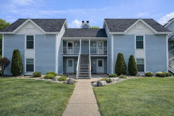 300 Foxwood DRIVE #160, Waterford, WI 53185