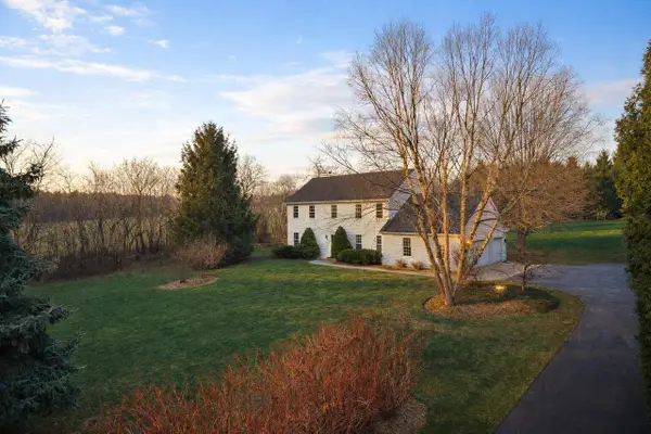 W254S7310 Glenview DRIVE, Waukesha, WI 53189