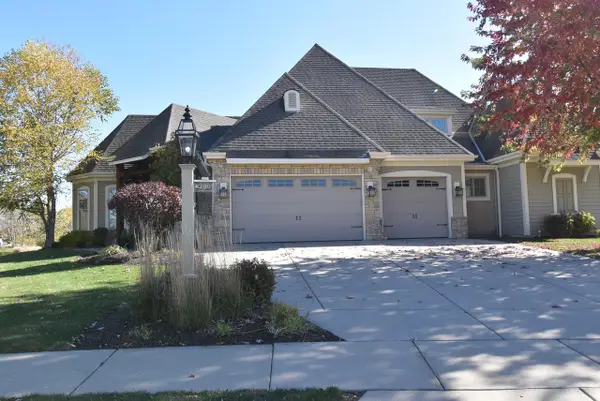 2907 Broken Arrow COURT, Waukesha, WI 53189