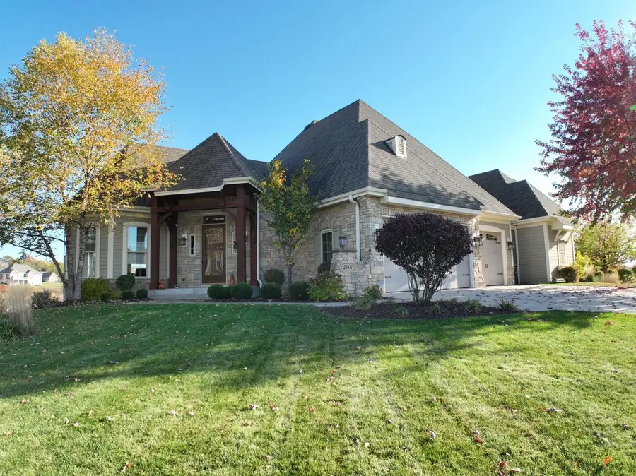 2907 Broken Arrow COURT, Waukesha, WI 53189 - #2