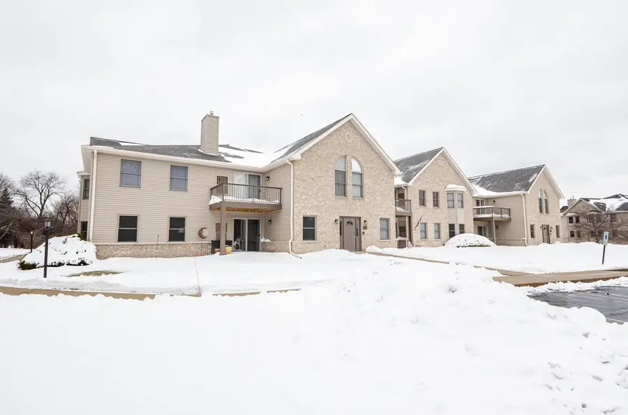 930 Oconomowoc PARKWAY, Oconomowoc, WI 53066 - #3