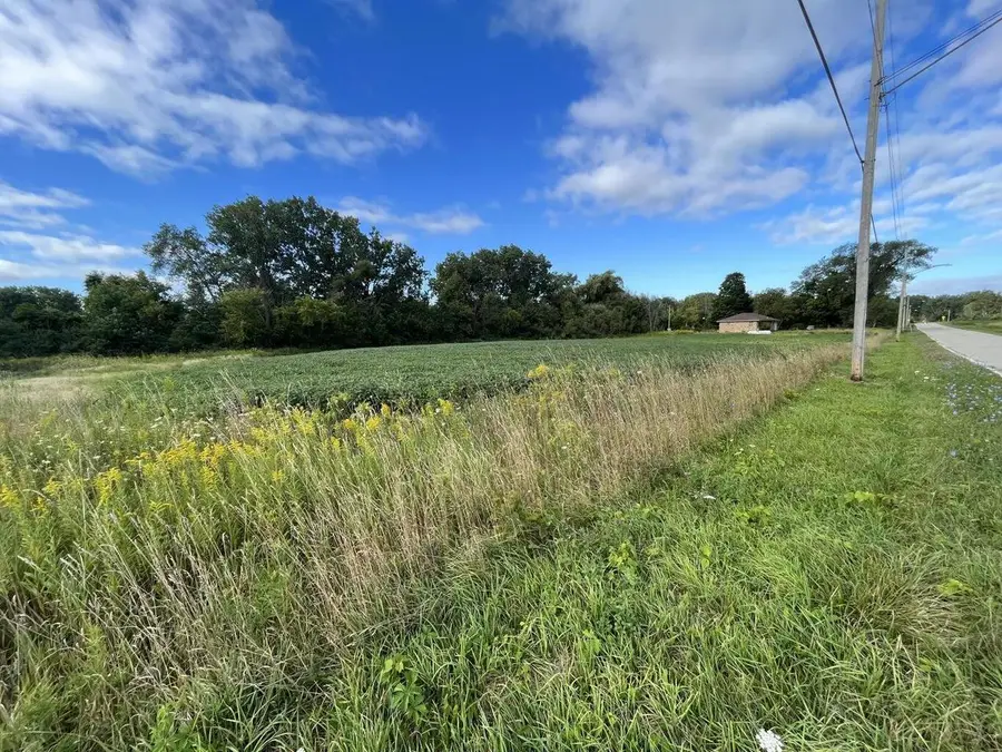 3431 E FITZSIMMONS ROAD, Oak Creek, WI 53154 - #2