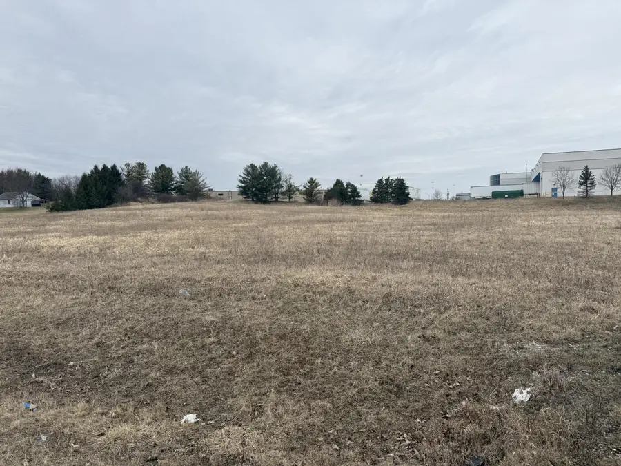 5660 W OAKWOOD ROAD, Franklin, WI 53132 - #2