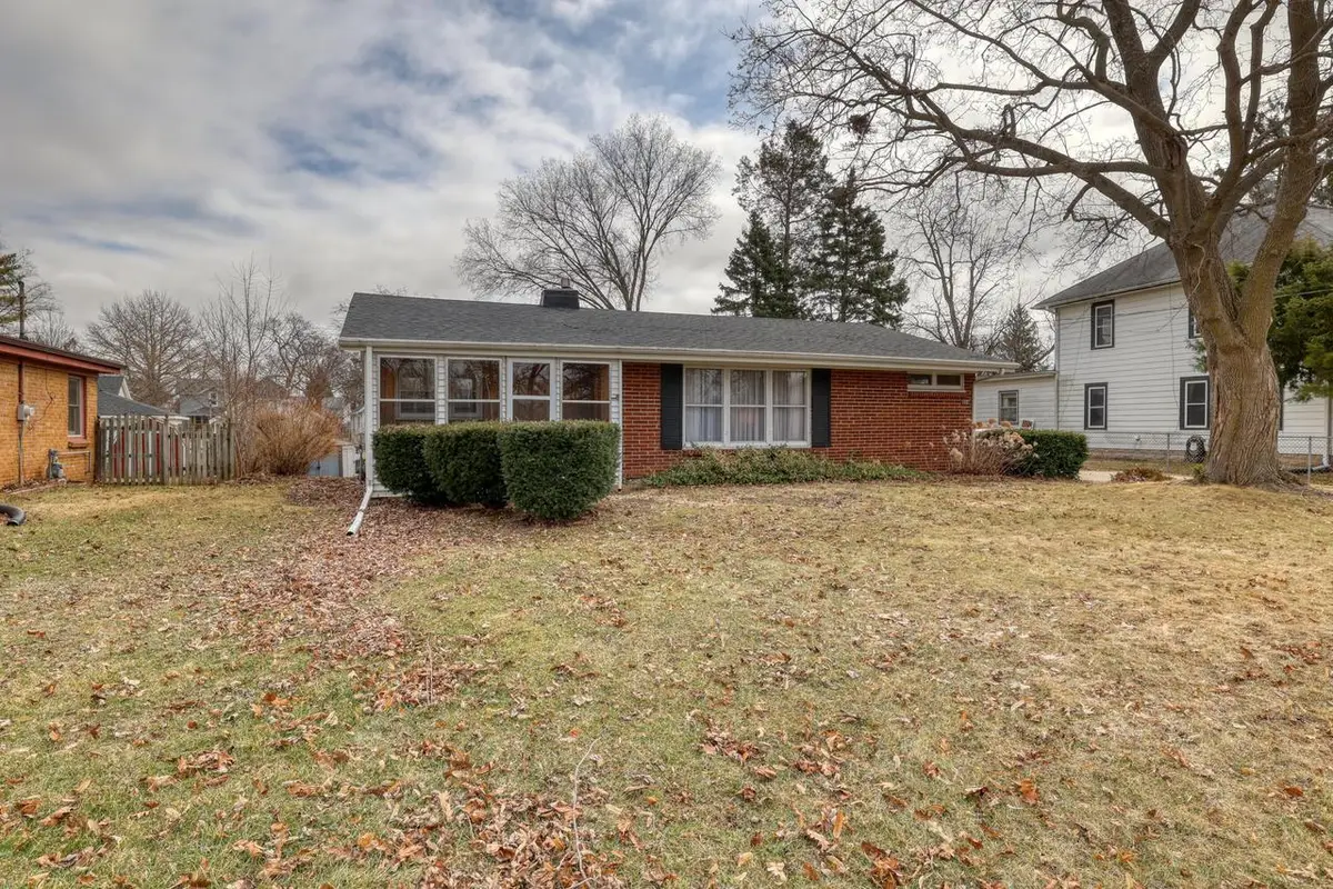 132 Caldwell STREET, Pewaukee, WI 53072 - #1