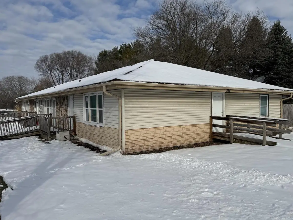 535 Merton AVENUE, Hartland, WI 53029 - #1