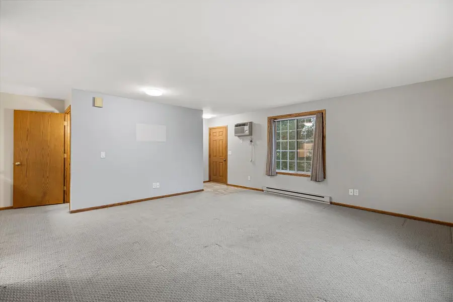 501 Slinger ROAD E #1, Slinger, WI 53086 - #3