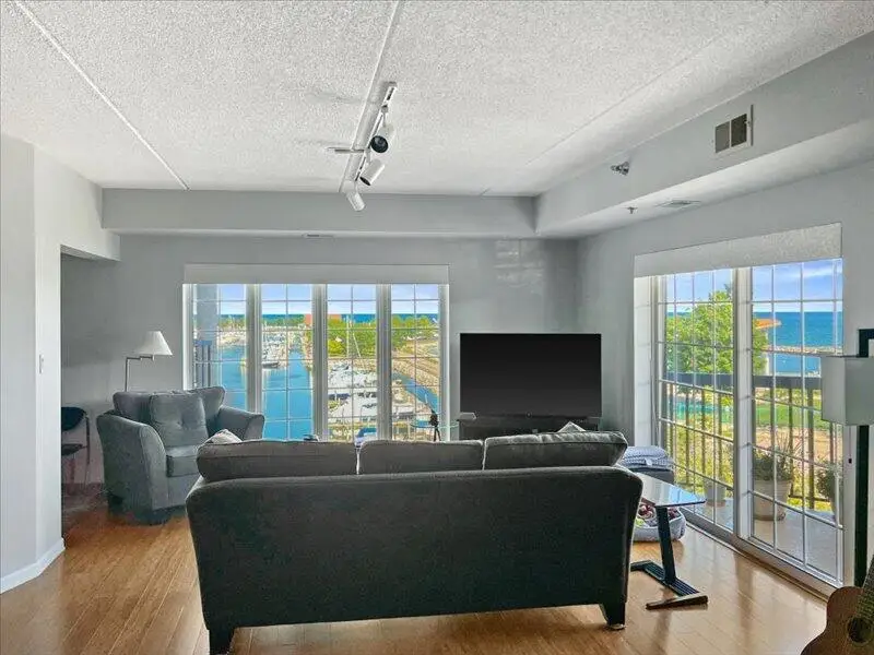 333 Lake AVENUE #308, Racine, WI 53403 - #3