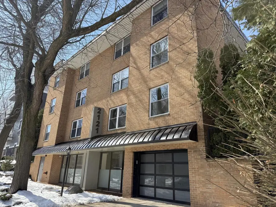 2121 N Cambridge AVENUE #112, Milwaukee, WI 53202 - #2